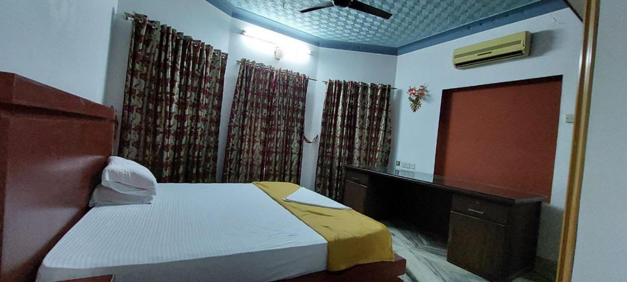 Jinan Palace Guest House Jinan Palace Guest House เนดุมบัสเซรี ภายนอก รูปภาพ