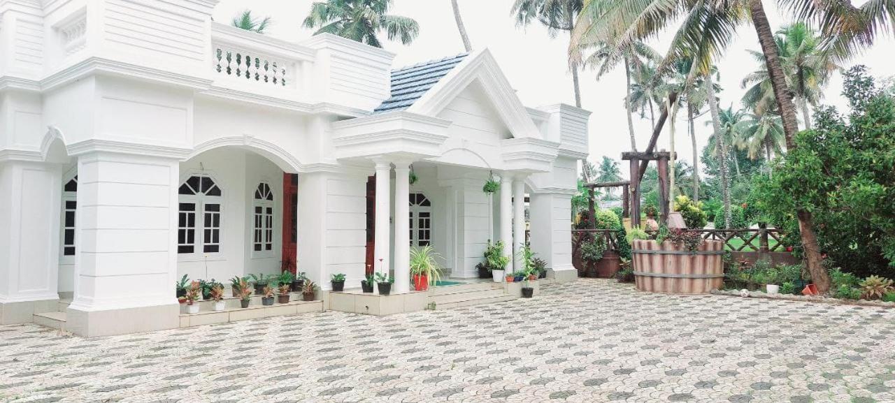 Jinan Palace Guest House Jinan Palace Guest House เนดุมบัสเซรี ภายนอก รูปภาพ