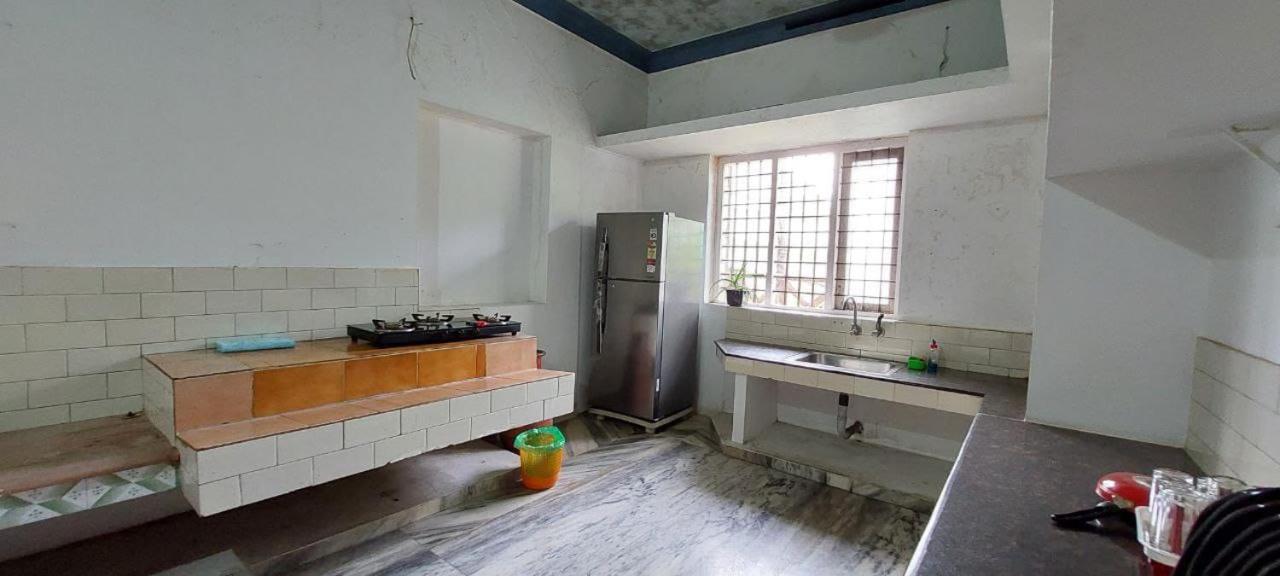 Jinan Palace Guest House Jinan Palace Guest House เนดุมบัสเซรี ภายนอก รูปภาพ