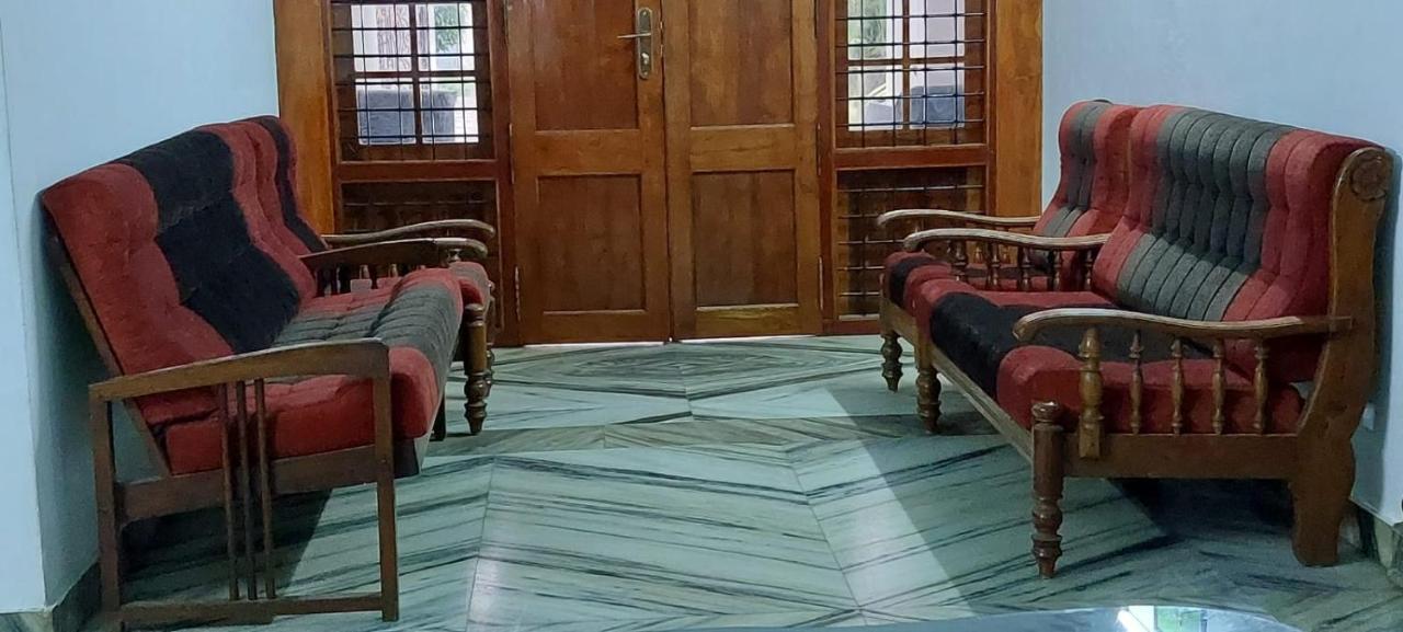Jinan Palace Guest House Jinan Palace Guest House เนดุมบัสเซรี ภายนอก รูปภาพ